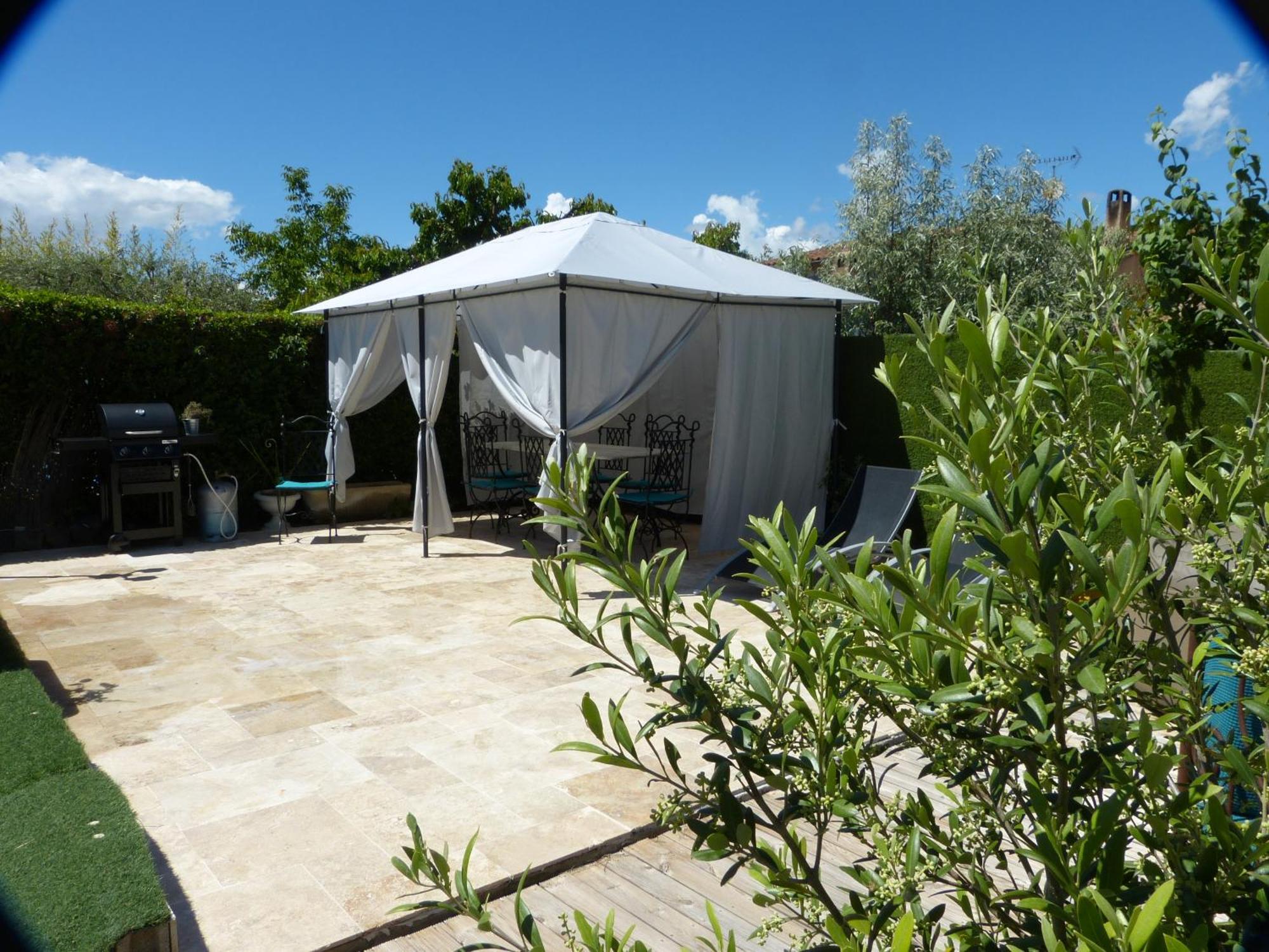 Eclats Du Sud Hebergements "Les Lavandes" Ou "Les Romarins" Meubles De Tourisme Classes 3 Etoiles Auriol Kamer foto