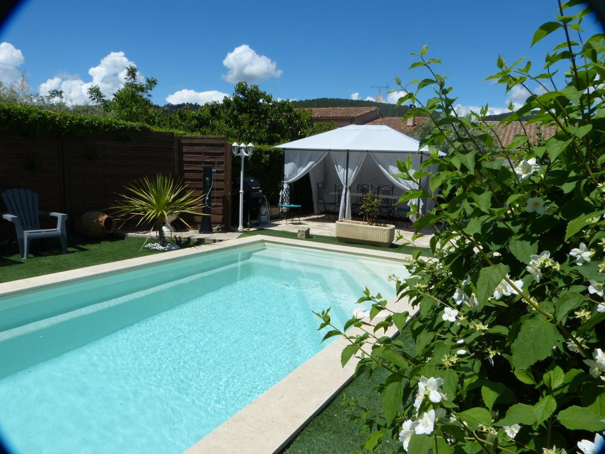 Eclats Du Sud Hebergements "Les Lavandes" Ou "Les Romarins" Meubles De Tourisme Classes 3 Etoiles Auriol Kamer foto