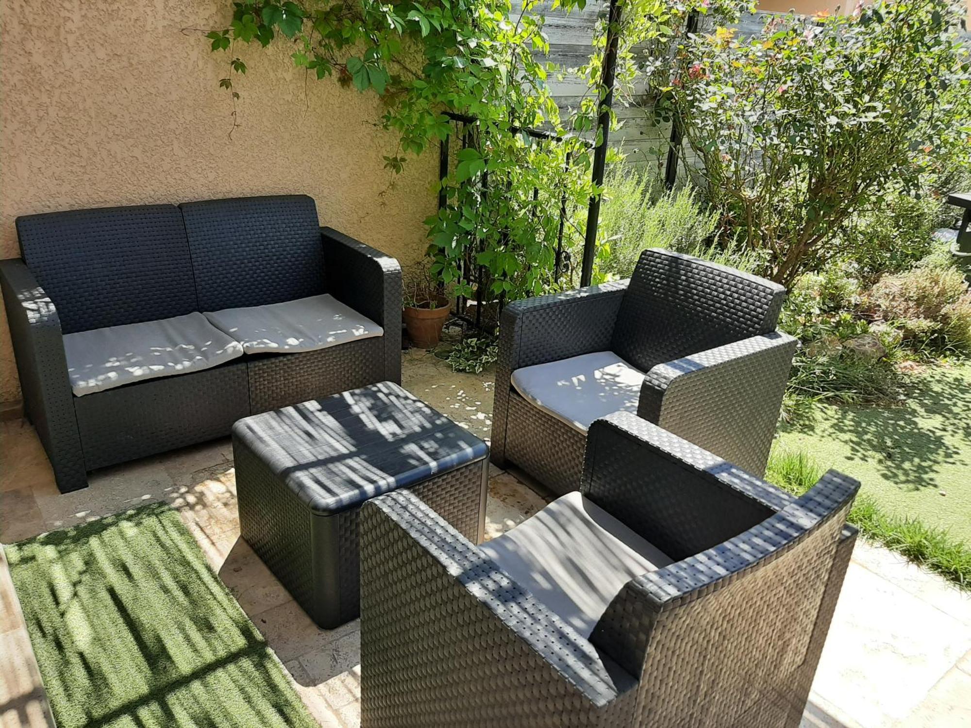 Eclats Du Sud Hebergements "Les Lavandes" Ou "Les Romarins" Meubles De Tourisme Classes 3 Etoiles Auriol Kamer foto